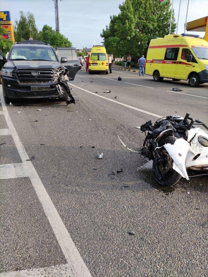 В Сочи в ДТП с легковушкой погиб мотоциклист