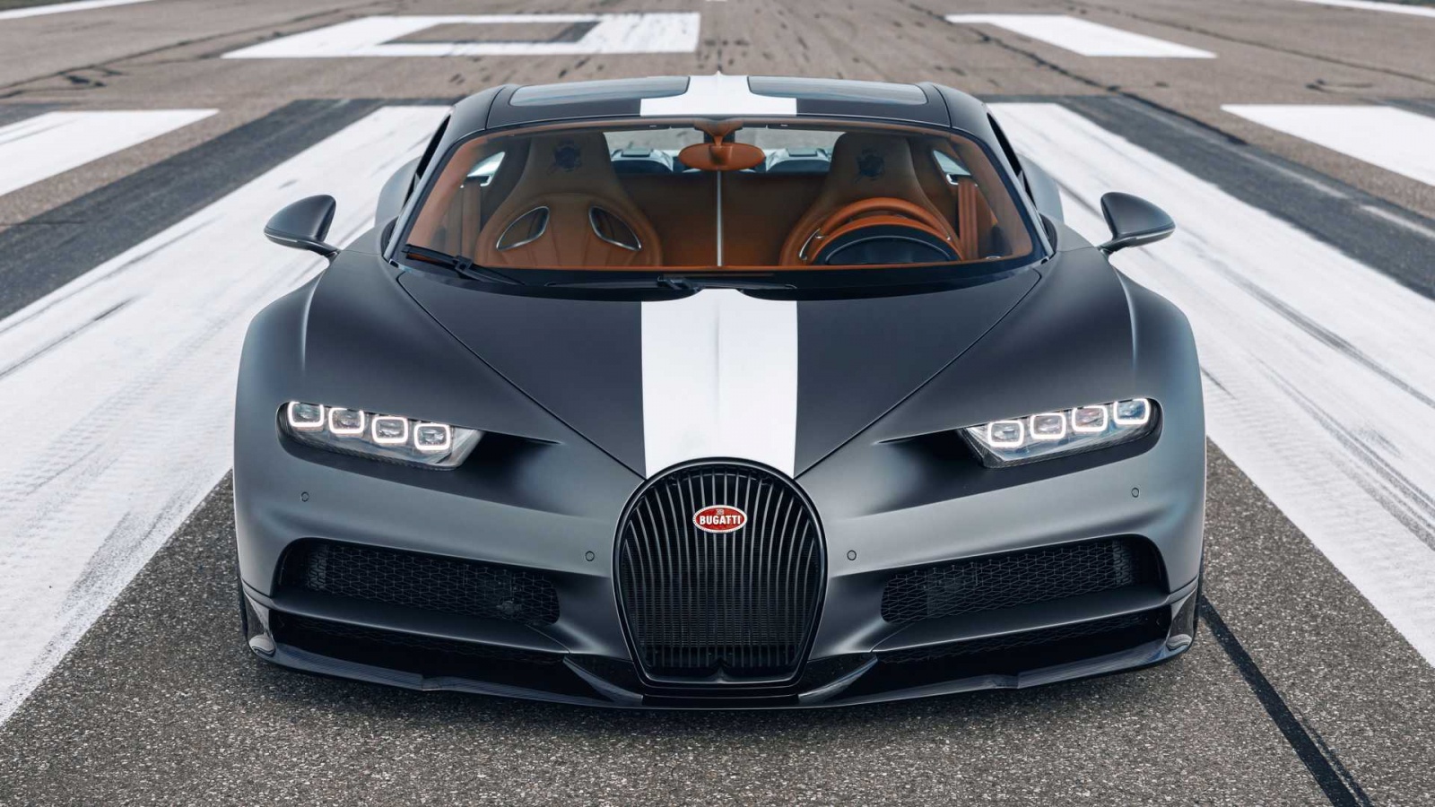 Pokazana Specversiya Bugatti Chiron Sport Les Legendes Du Ciel S Logotipami Samolyotov