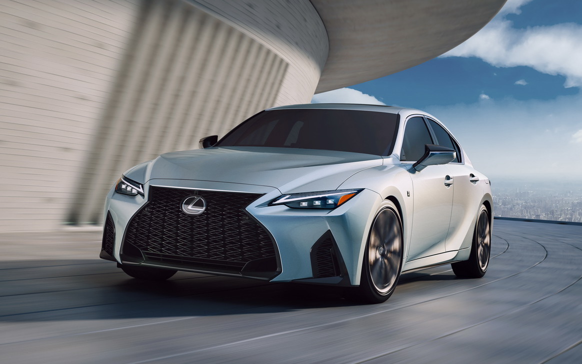 Lexus IS нового поколения представлен официально