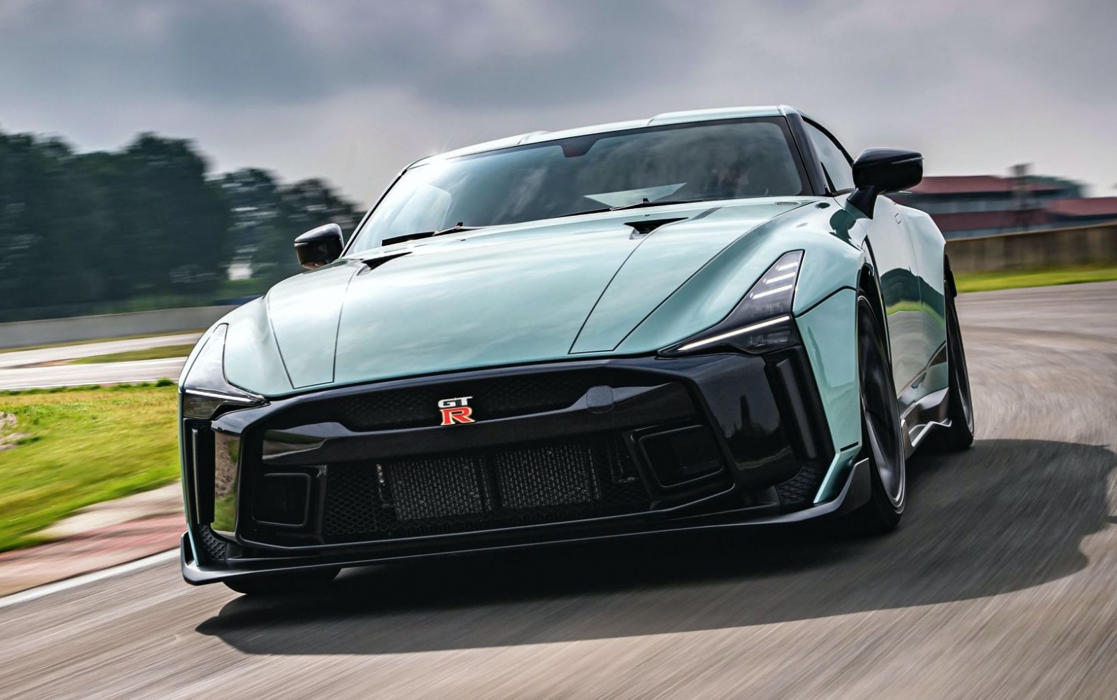 Юбилейный Nissan GT-R50 за 78 млн рублей запустили в серию