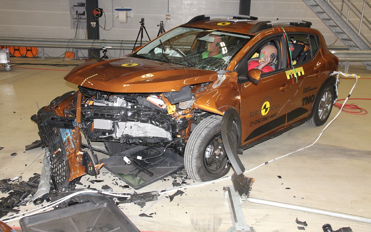 Новые Renault Logan и Sandero Stepway не прошли краш-тесты EuroNCAP