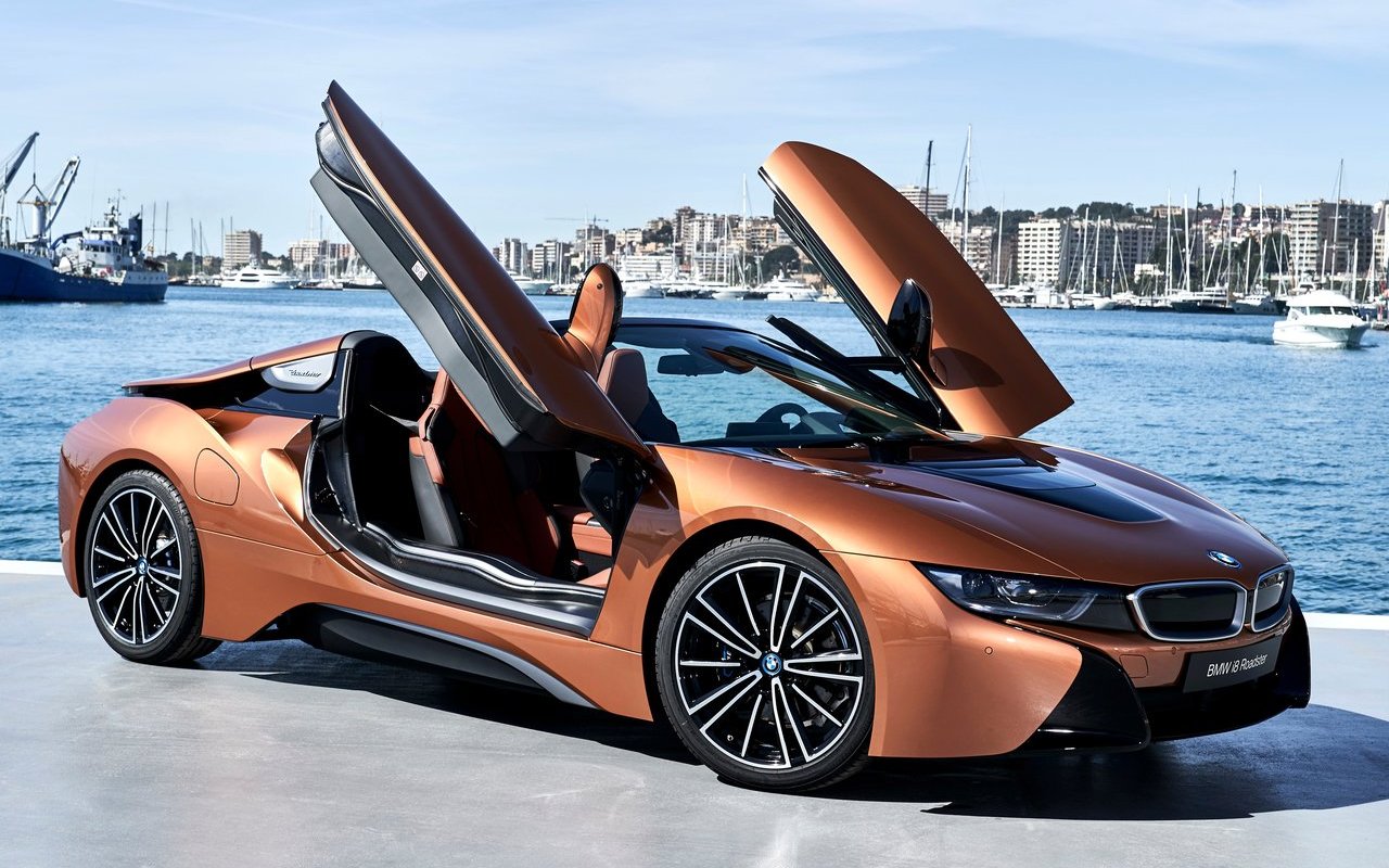 Выпущен последний гибридный спорткар BMW i8