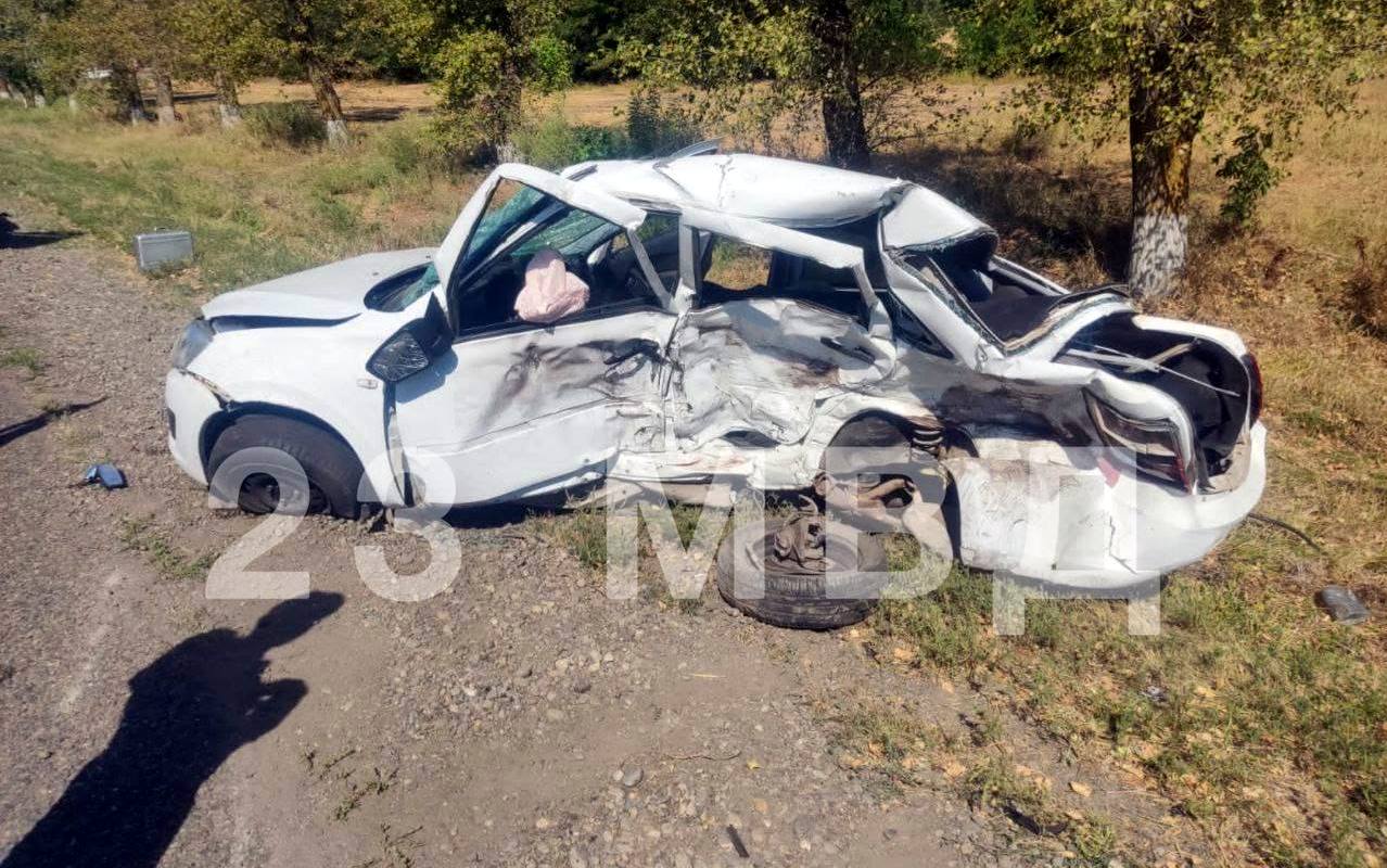 Двое подростков на угнанной Lada Granta погибли в ДТП на Кубани