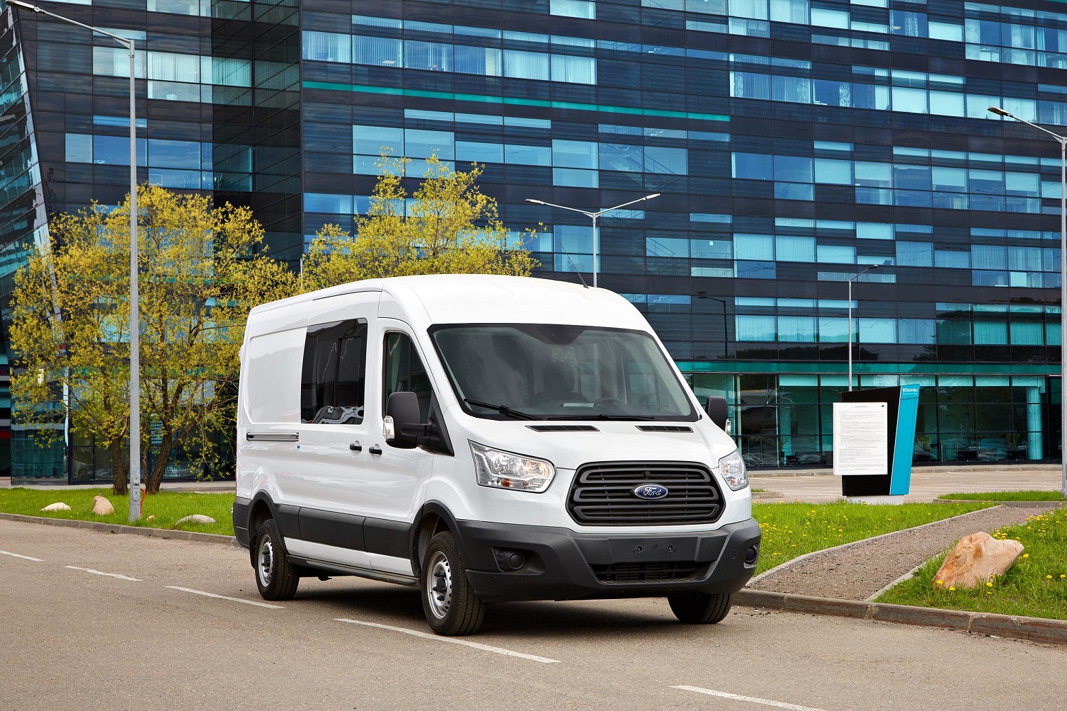 Ford Transit: так много в апреле еще не продавали