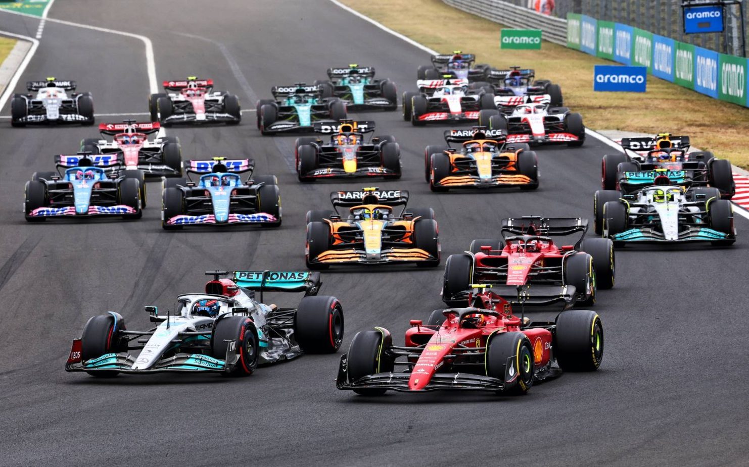 В Формуле 1 в 2023 году пройдут 23 Гран-при