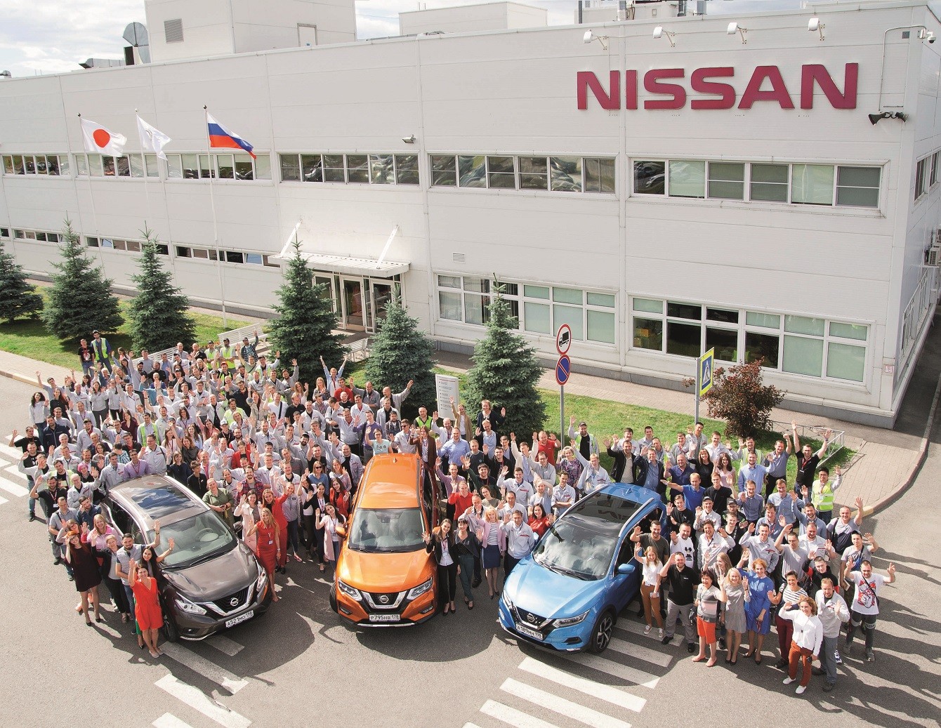 На заводе Nissan в Питере будут собирать китайские Lada