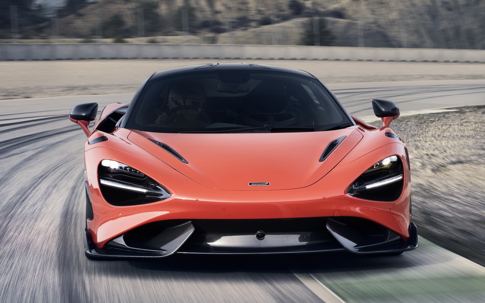 Компания McLaren построила 765-сильный суперкар 765LT