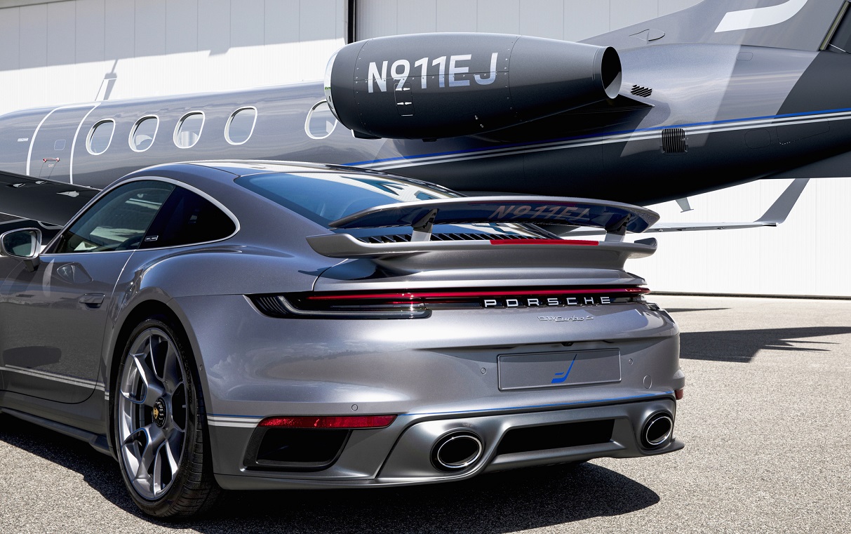 Представлена спецверсия Porsche 911 Turbo S в авиационном стиле