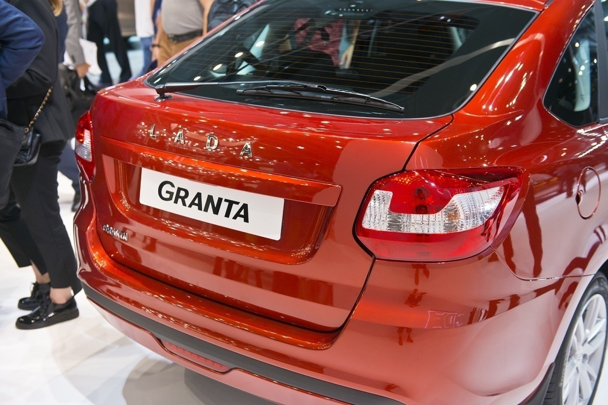 Официально представлен битопливный седан Lada Granta CNG