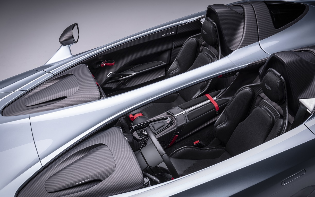 Картинки по запросу "Aston Martin V12 Speedster 2021 салон"