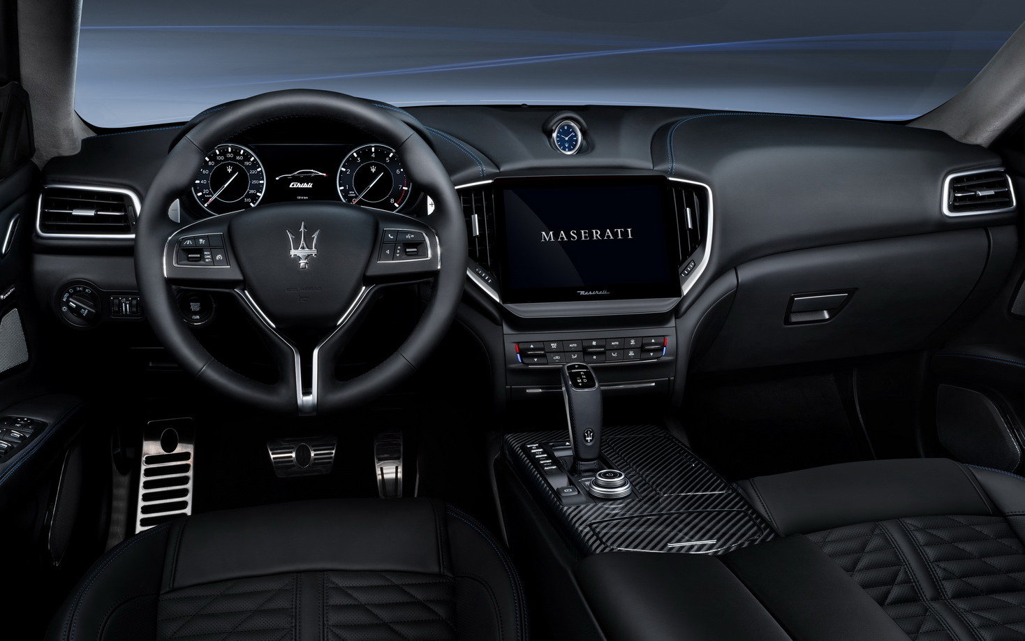 Седан Maserati Ghibli стал гибридом