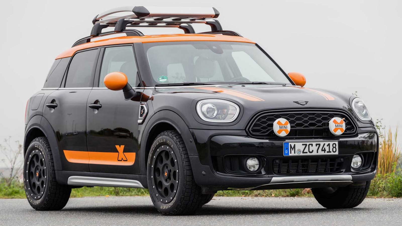 MINI Countryman получил внедорожный тюнинг от победителей 