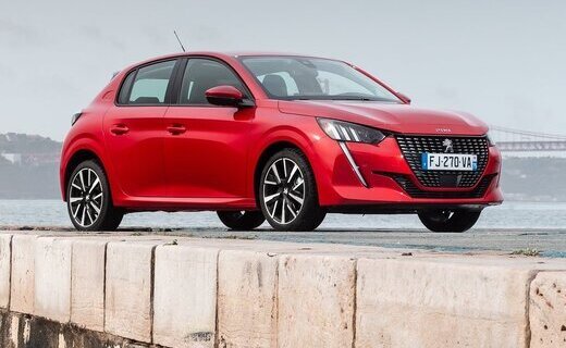 Французский хэтчбек Peugeot 208 в октябре 2022 года стал самой продаваемой моделью в Европе