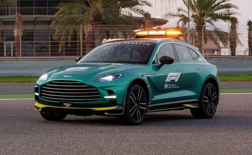 Компания Aston Martin, у которой есть своя команда в "Формуле 1", представила новую медицинскую машину для чемпионата