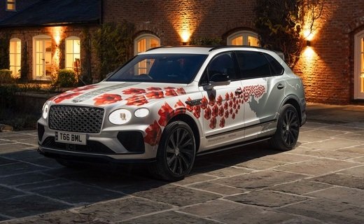 Компания Bentley представила спецверсию кроссовера Bentayga, которую посвятили 80-летию высадки союзников в Нормандии