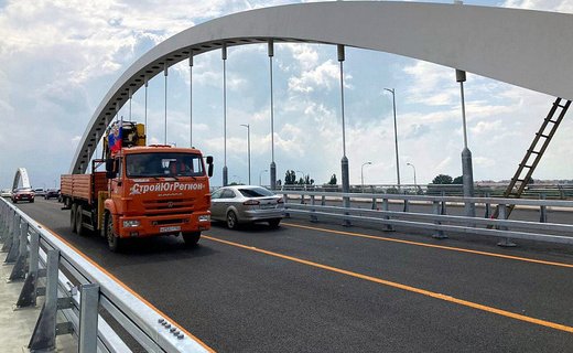 Движение по всем полосам нового Яблоновского моста между Краснодаром и республикой Адыгея было открыто утром 1 ноября