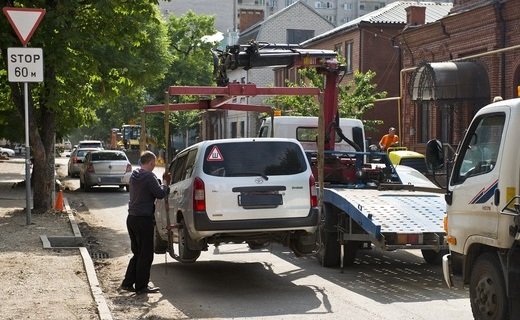 С улиц Краснодара за неделю с 21 по 27 октября эвакуировали 286 транспортных средств нарушителей правил парковки