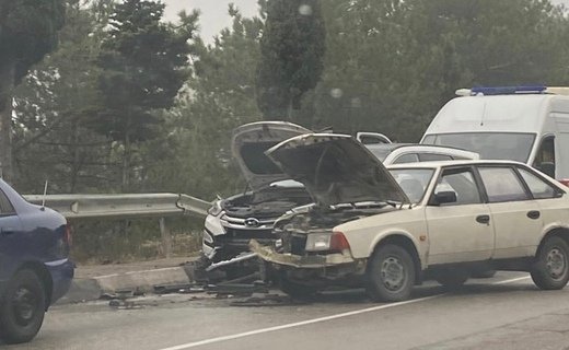 Несколько автомобилей столкнулись на повороте у посёлка Симеиз в районе горы Кошка