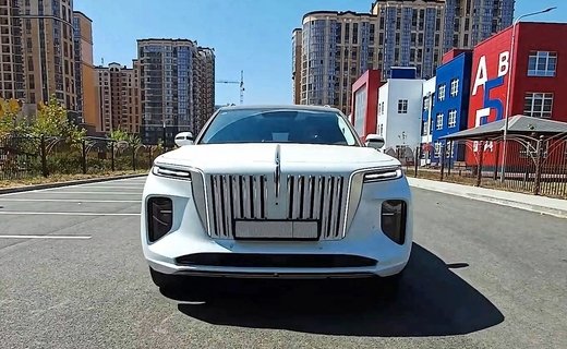 Китайские машины Hongqi могут переименовать в российский Aurus