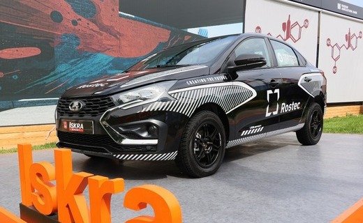 АвтоВАЗ подготовил для выставки "Иннопром. Беларусь 2025" спортивную версию Lada Iskra Sport
