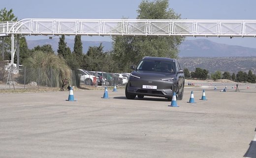 Geely EX5 показал высокие результаты в испытаниях на маневренность в Испании
