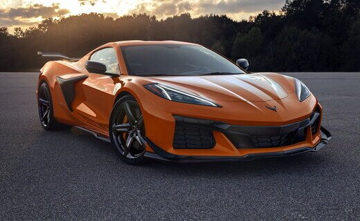 "Заряженная" версия Chevrolet Corvette Z06 будет доступна как в виде купе, так и как кабриолет