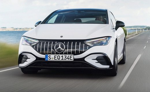 "Заряженные" Mercedes-AMG EQE 43 4MATIC и EQE 53 4MATIC+ выдают 476 л.с. и 626 л.с., соответственно