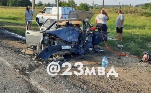 В Славянске-на-Кубани произошло смертельное ДТП, в результате которого погибли отец и его новорождённый ребёнок