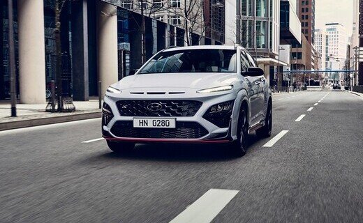 Как и ожидалось, Hyundai Kona N получил 2,0-литровый турбомотор GDI, выдающий 280 л.с. и 392 Нм