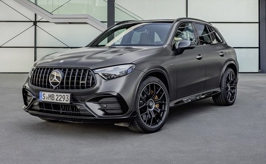 Компания Mercedes представила две "заряженные" версии кроссоверов GLC от AMG - GLC 43 и GLC 63 S E Performance