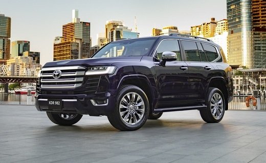 Компания Toyota представила новую самозаряжающуюся гибридную версию внедорожника Land Cruiser 300