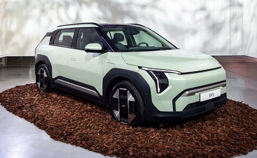 Компания Kia представила "младшего брата" электрических кроссоверов EV9 и EV5 - модель EV3