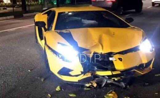 Вечером 12 мая в Сочи разбили суперкар Lamborghini Aventador