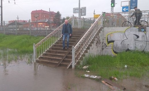 Дождь, обрушившийся на город ночью и утром 20 апреля, превратил столицу Кубани в Венецию