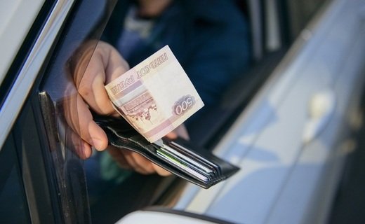 Согласно российским законам в тюрьму можно попасть даже за предложение взятки