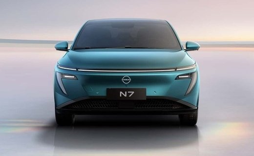 Компания Nissan представила в Китае электрический седан N7