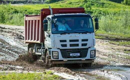 Японская компания Isuzu Motors решила свернуть свой бизнес в России, передав активы российской компании "Соллерс"