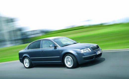 Škoda Superb отмечает 25-летие: четверть века комфорта, простора и инноваций