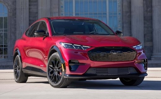 Компания Ford представила обновленный электрический кроссовер Mustang Mach-E