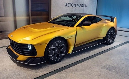 Компания Aston Martin представила 745-сильное купе Valiant