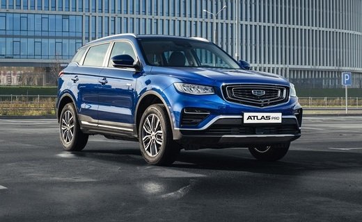 Кроссовер Geely Atlas Pro с системой мягкого гибрида будет доступен в России в двух комплектациях - Flagship и Flagship+