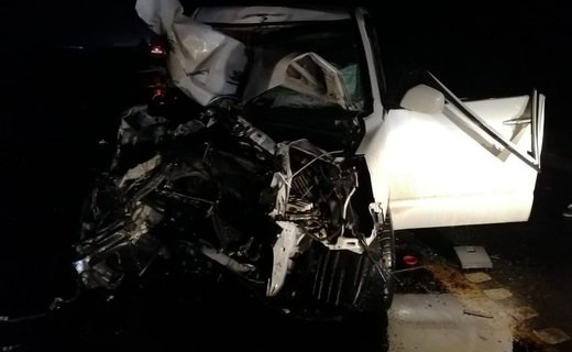 В районе Горячего Ключа столкнулись минивэн Toyota Noah и грузовик Sitruk - пострадали восемь человек