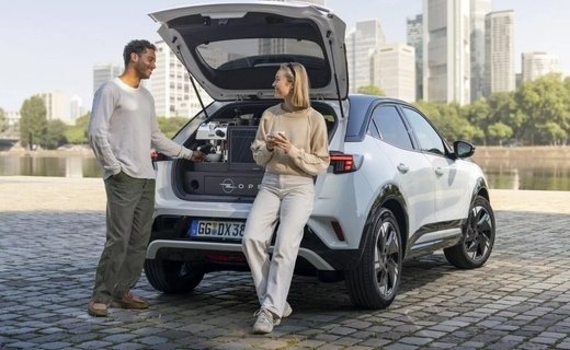 В честь Международного дня кофе кроссовер Opel Mokka Electric превратили в кофемобиль