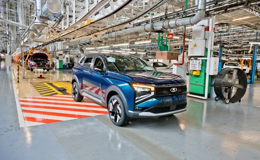 Первые экземпляры LADA AZIMUT новой модели были собраны на главном конвейере предприятия