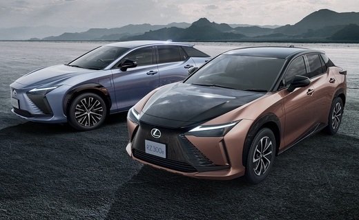 Японская компания Lexus представила на домашнем рынке базовый вариант электрического кроссовера RZ. Это версия RZ 300e