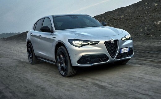 Компания Alfa Romeo представила седан Giulia и кроссовер Stelvio 2023 модельного года