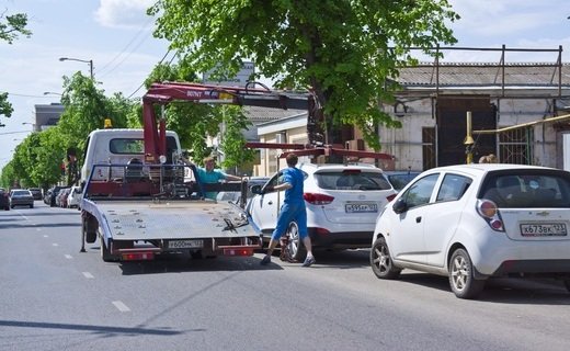 В Краснодаре за неделю с 12 по 18 августа на штраф-стоянку эвакуировали 382 транспортных средства