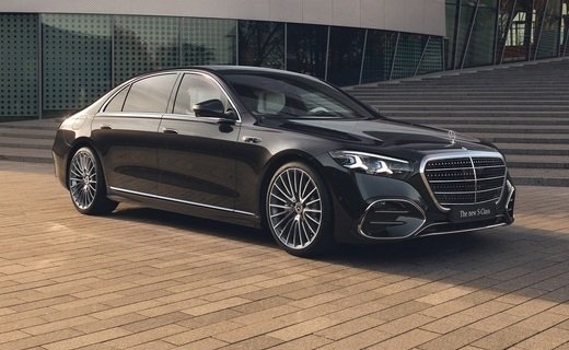 Компания Mercedes-Benz представила обновлённый седан S-Класса