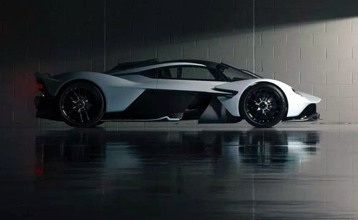 Аукцион Broad Arrow выставил на продажу гиперкар Aston Martin Valkyrie, принадлежавший экс-пилоту "Ф1" Даниэлем Риккардо