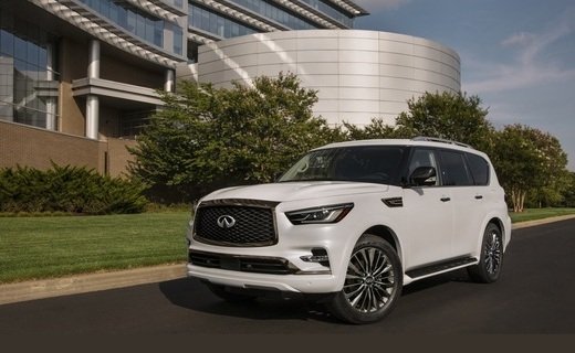 В российские шоу-румы Infiniti поступила первая партия флагманских внедорожников QX80 в обновленном варианте.